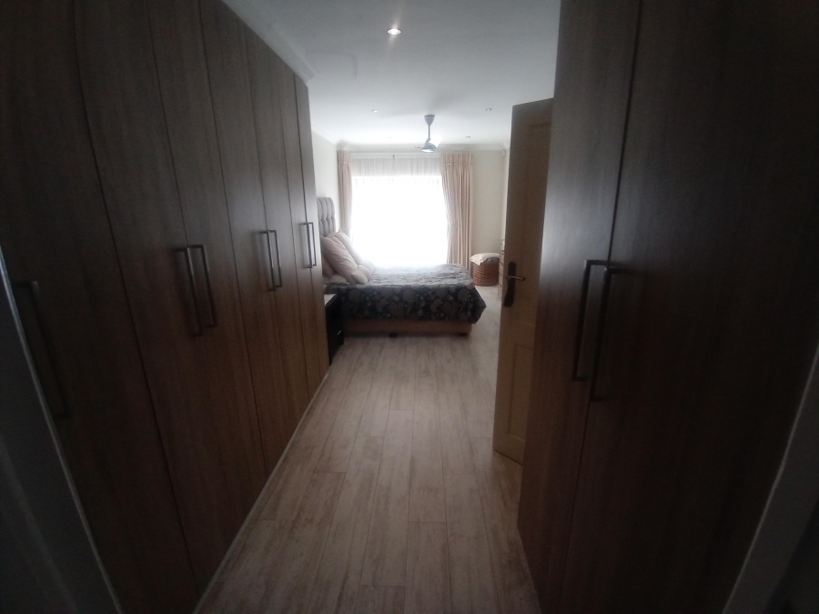 5 Bedroom Property for Sale in Bassonia Gauteng