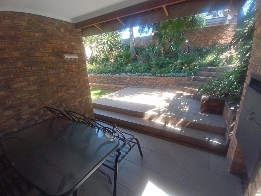 5 Bedroom Property for Sale in Bassonia Gauteng