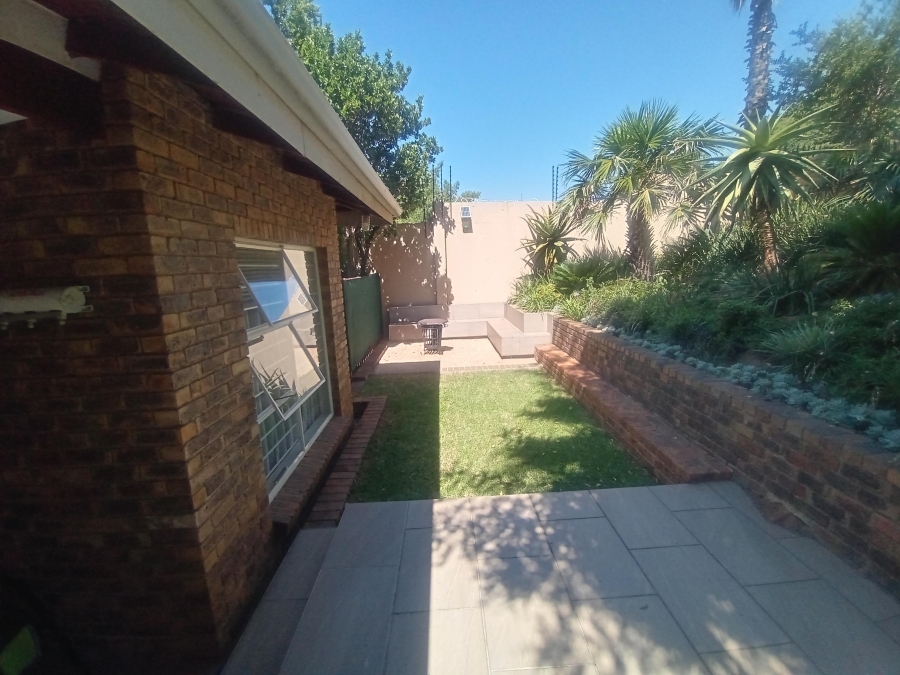 5 Bedroom Property for Sale in Bassonia Gauteng