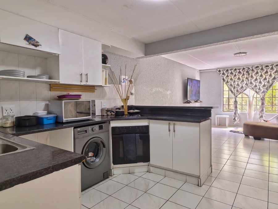2 Bedroom Property for Sale in Windsor West Gauteng