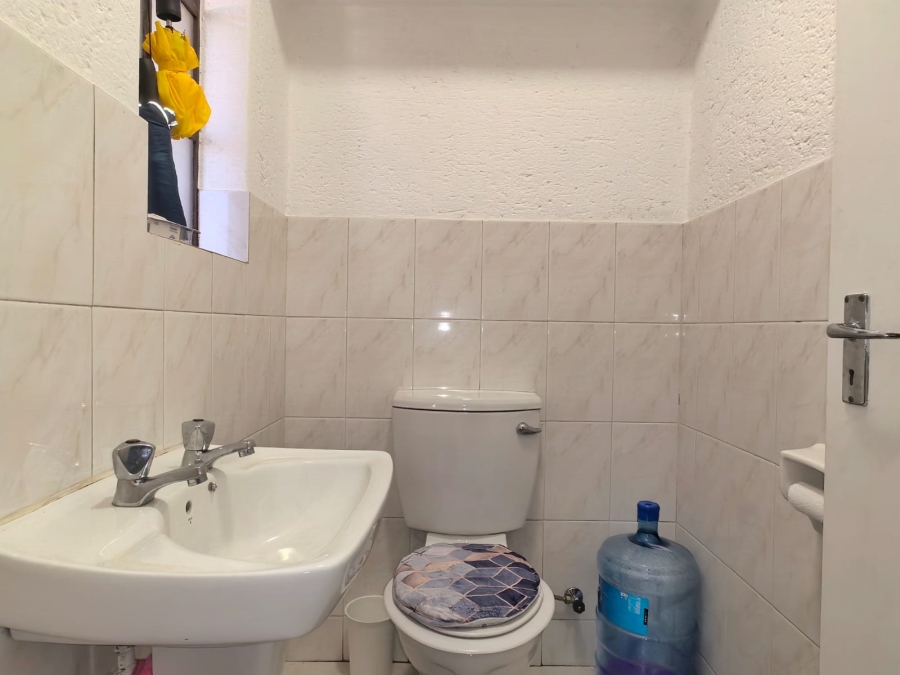 2 Bedroom Property for Sale in Windsor West Gauteng