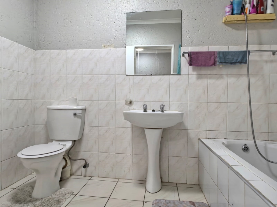 2 Bedroom Property for Sale in Windsor West Gauteng