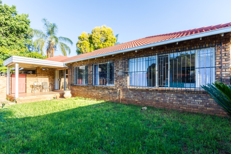 3 Bedroom Property for Sale in Die Wilgers Gauteng