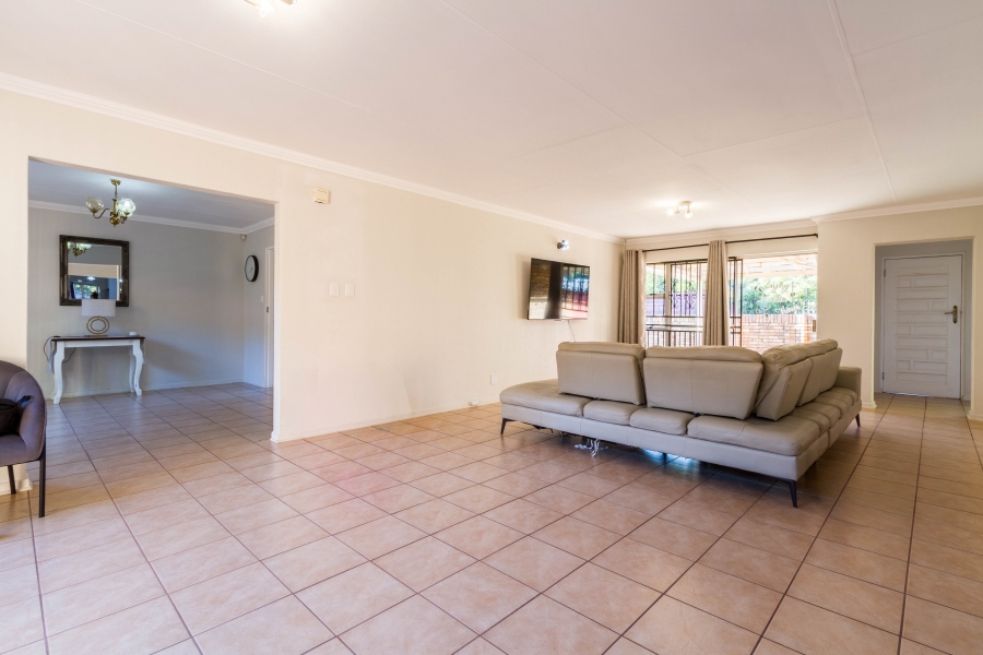 3 Bedroom Property for Sale in Die Wilgers Gauteng