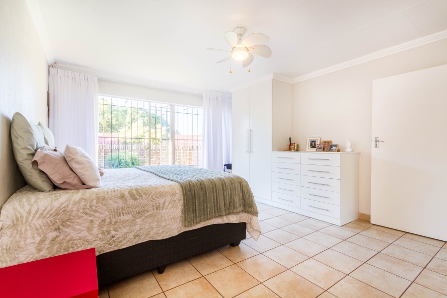 3 Bedroom Property for Sale in Die Wilgers Gauteng