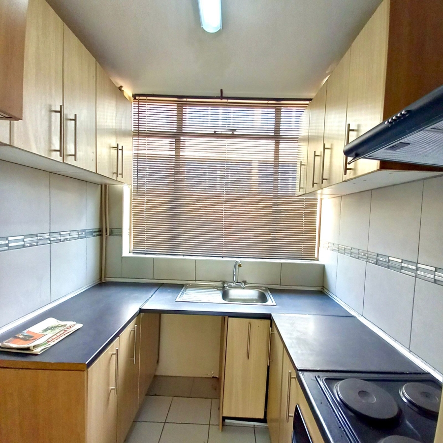 2 Bedroom Property for Sale in Waverley Gauteng