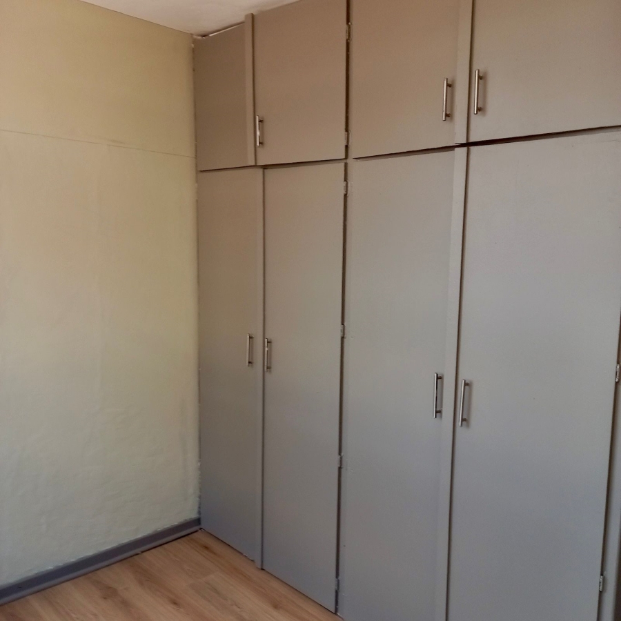 2 Bedroom Property for Sale in Waverley Gauteng