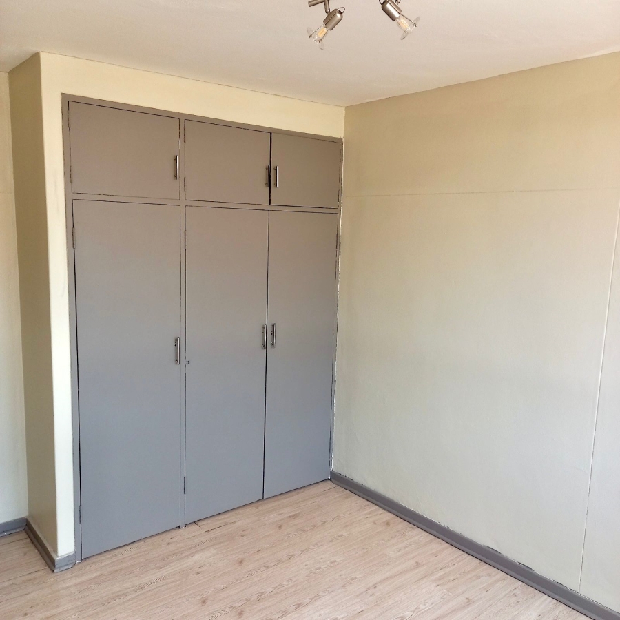 2 Bedroom Property for Sale in Waverley Gauteng