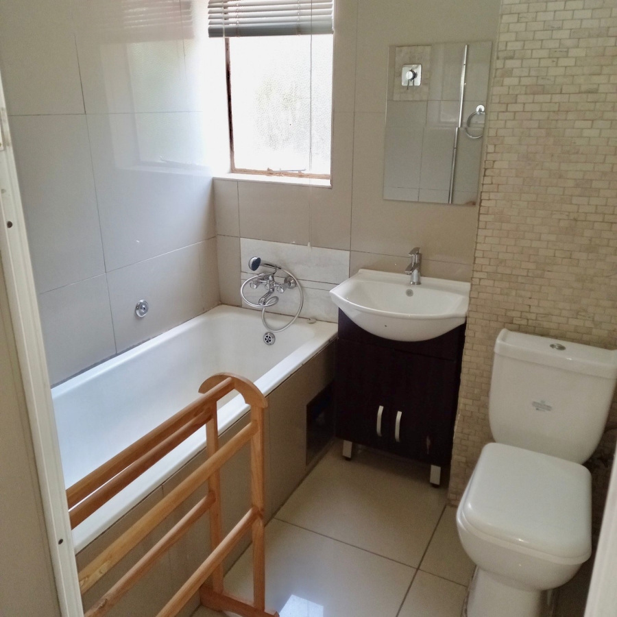 2 Bedroom Property for Sale in Waverley Gauteng