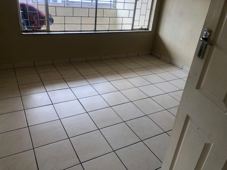 2 Bedroom Property for Sale in Waverley Gauteng