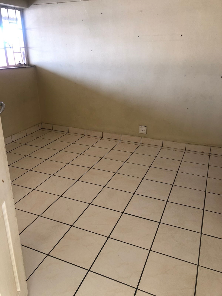 2 Bedroom Property for Sale in Waverley Gauteng