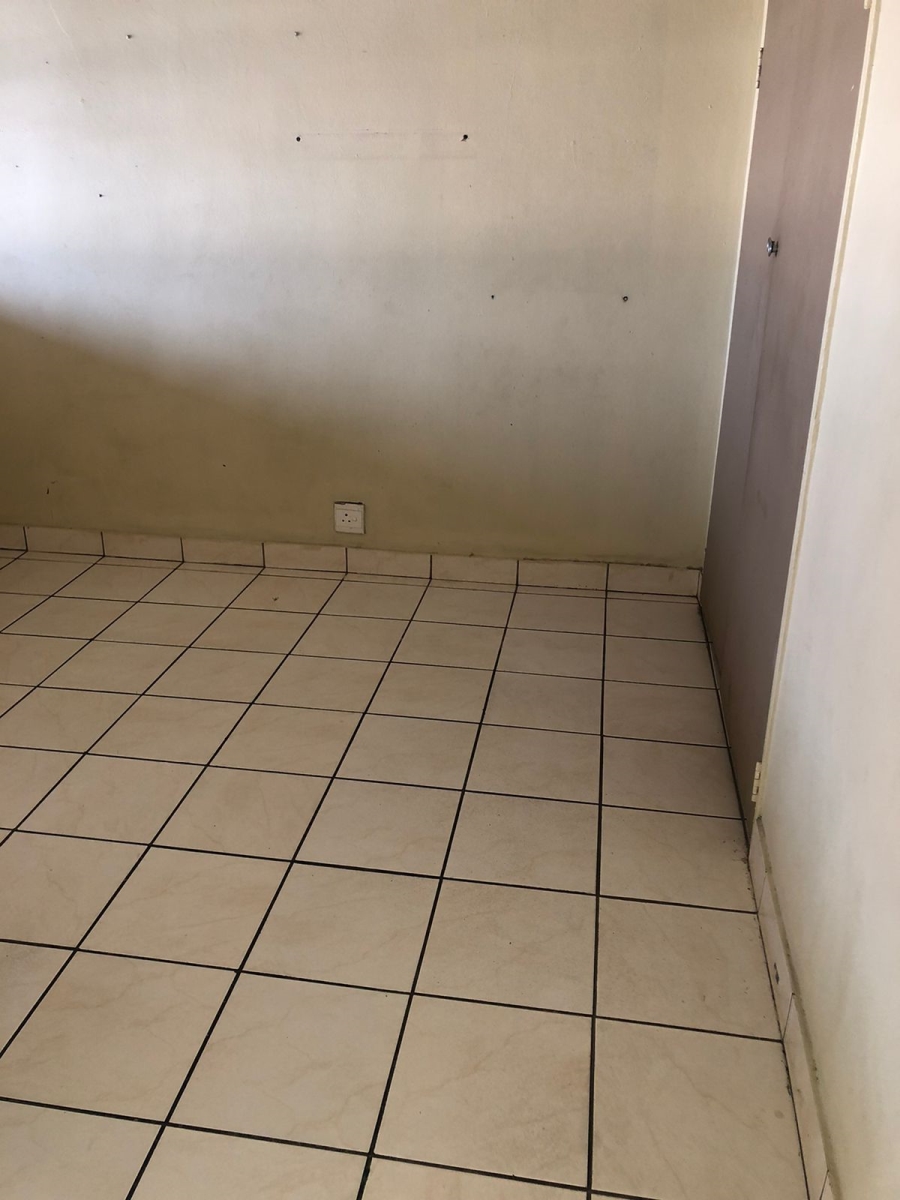 2 Bedroom Property for Sale in Waverley Gauteng