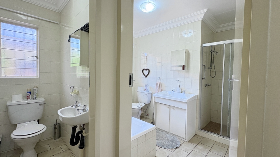 2 Bedroom Property for Sale in Annlin Gauteng