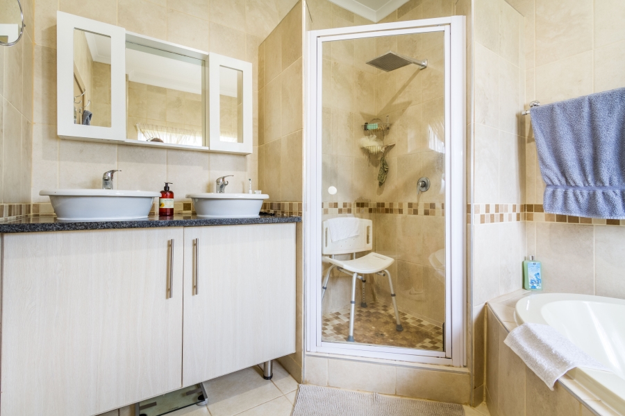 3 Bedroom Property for Sale in Silver Lakes Gauteng