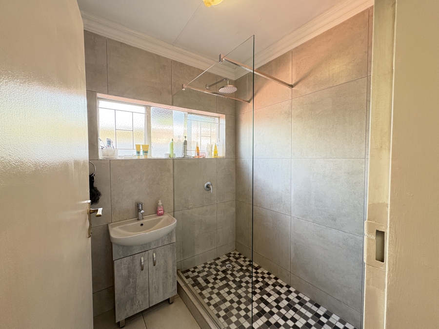 4 Bedroom Property for Sale in Sinoville Gauteng