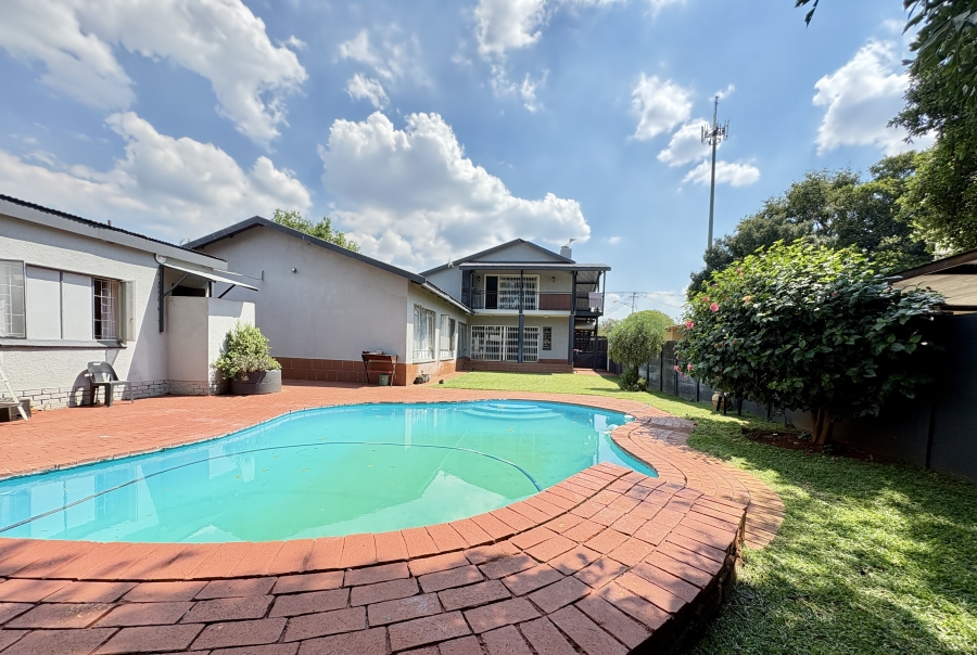 4 Bedroom Property for Sale in Sinoville Gauteng