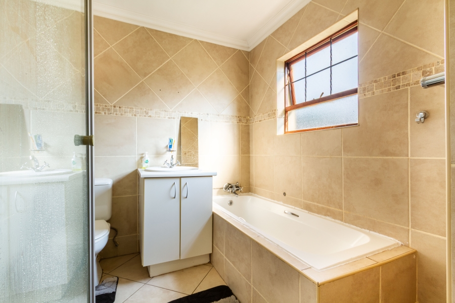 3 Bedroom Property for Sale in Equestria Gauteng