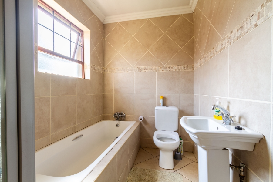 3 Bedroom Property for Sale in Equestria Gauteng