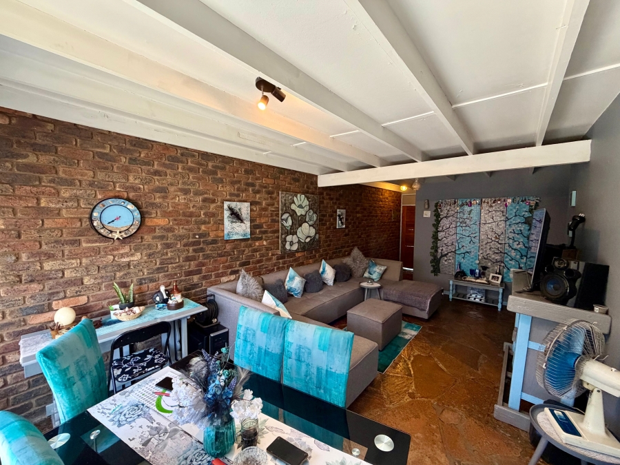 1 Bedroom Property for Sale in Waverley Gauteng