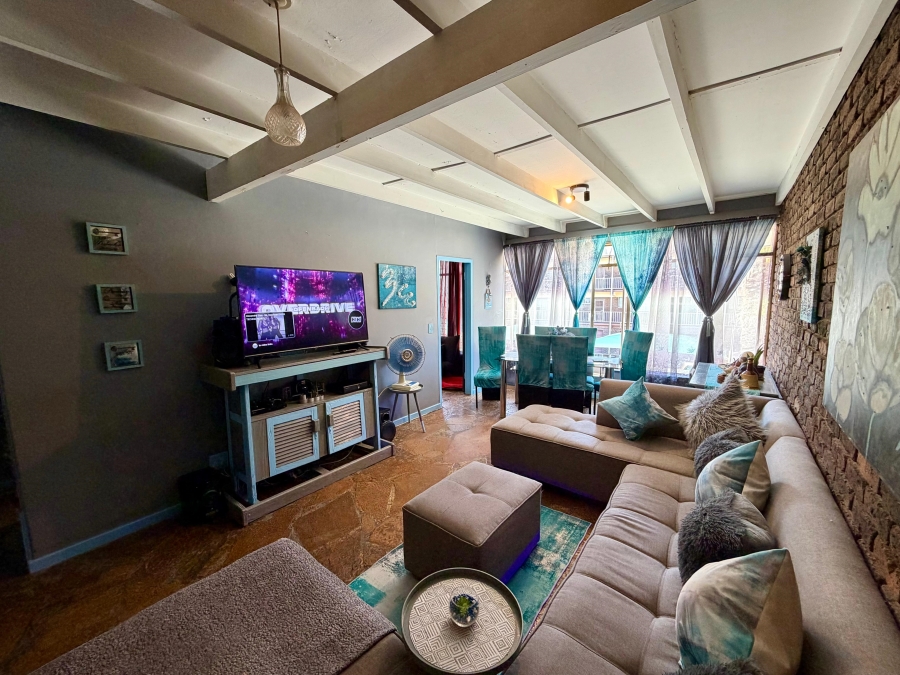 1 Bedroom Property for Sale in Waverley Gauteng