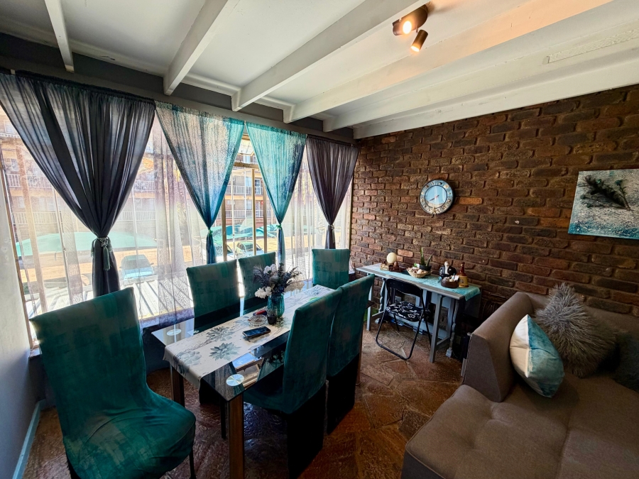 1 Bedroom Property for Sale in Waverley Gauteng