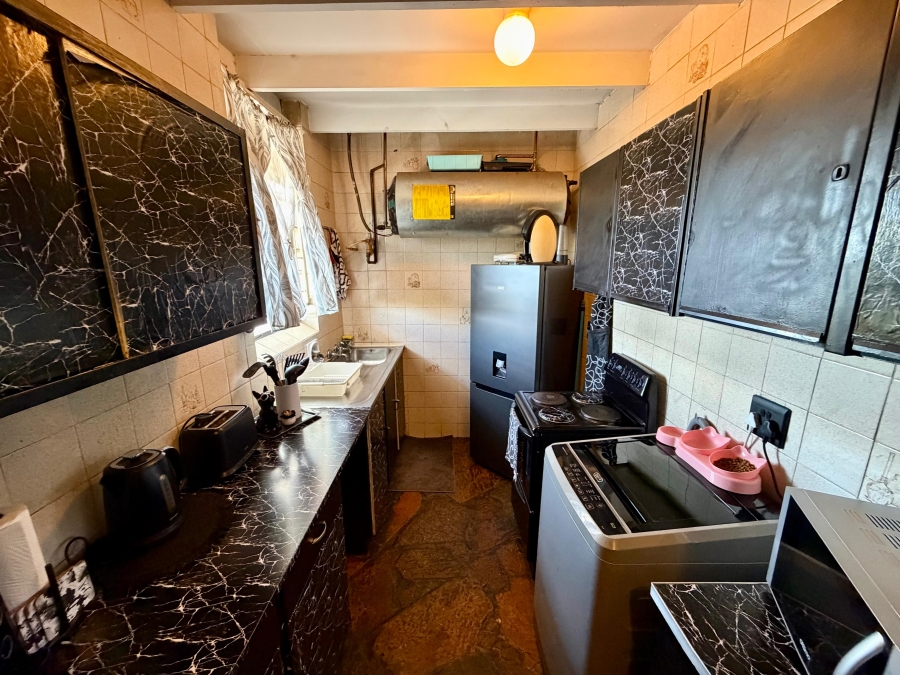 1 Bedroom Property for Sale in Waverley Gauteng