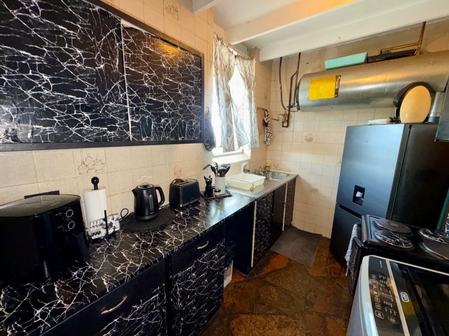 1 Bedroom Property for Sale in Waverley Gauteng