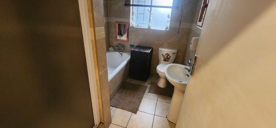 3 Bedroom Property for Sale in Eloffsdal Gauteng