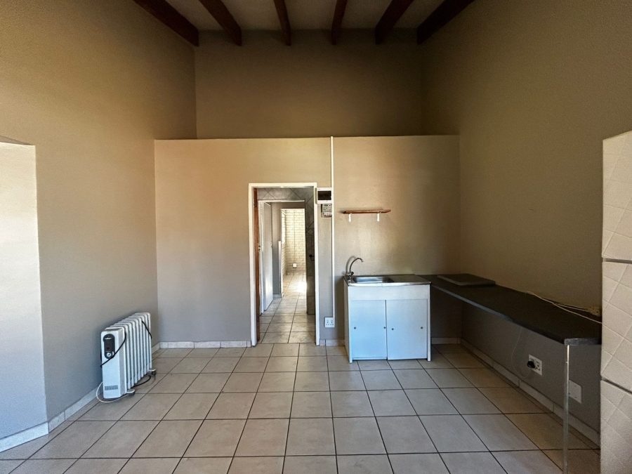 To Let 1 Bedroom Property for Rent in Waverley Gauteng