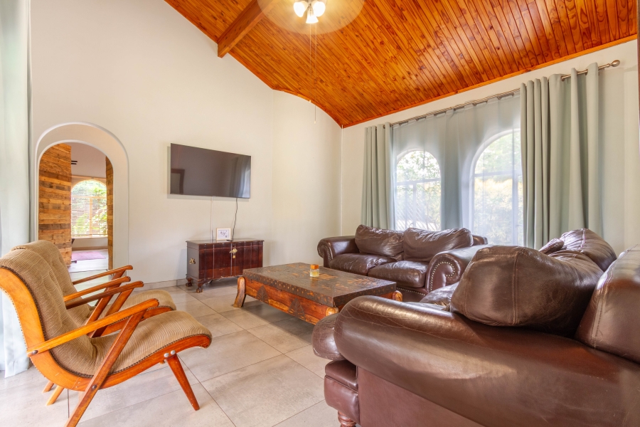 4 Bedroom Property for Sale in Garsfontein Gauteng