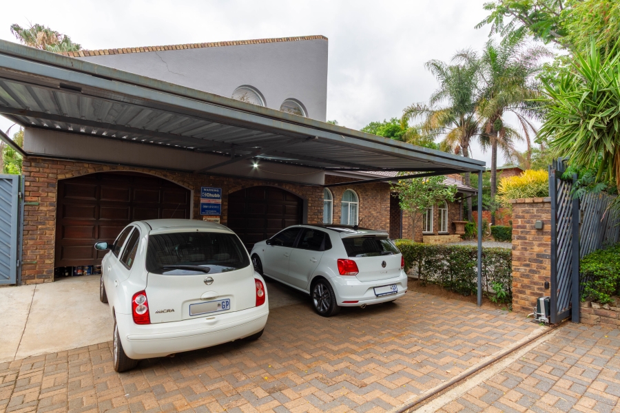4 Bedroom Property for Sale in Garsfontein Gauteng