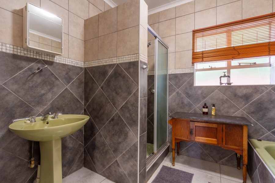 3 Bedroom Property for Sale in Garsfontein Gauteng