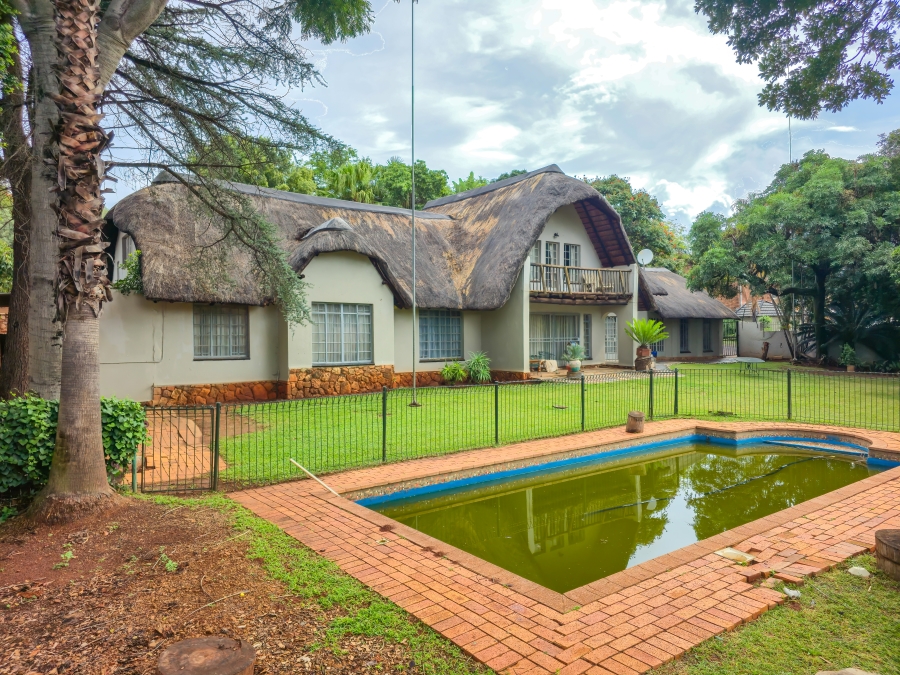 5 Bedroom Property for Sale in Florauna Gauteng