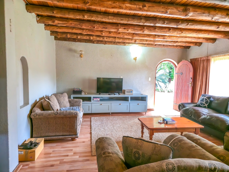 5 Bedroom Property for Sale in Florauna Gauteng