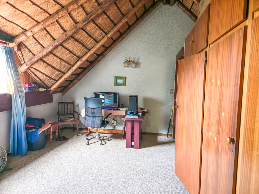 5 Bedroom Property for Sale in Florauna Gauteng