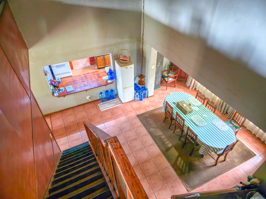 5 Bedroom Property for Sale in Florauna Gauteng