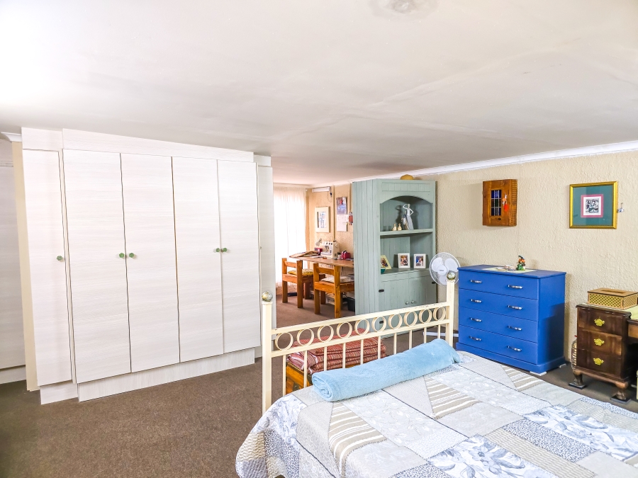 5 Bedroom Property for Sale in Florauna Gauteng