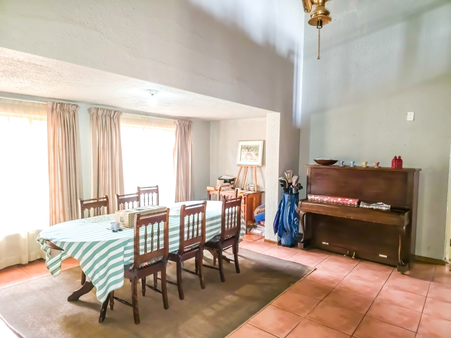 5 Bedroom Property for Sale in Florauna Gauteng