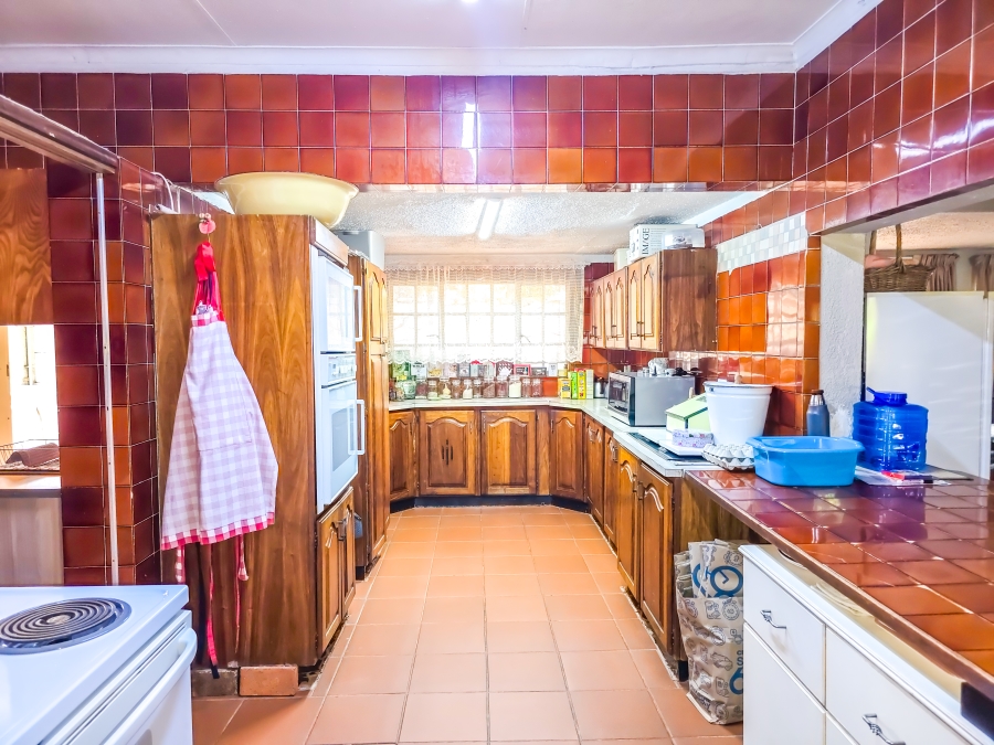 5 Bedroom Property for Sale in Florauna Gauteng