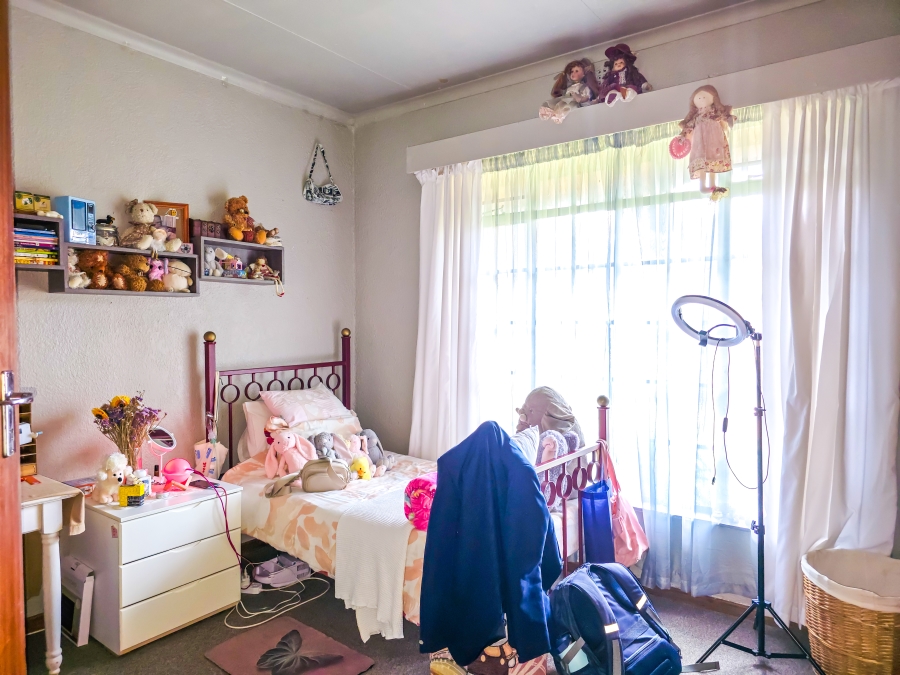 5 Bedroom Property for Sale in Florauna Gauteng