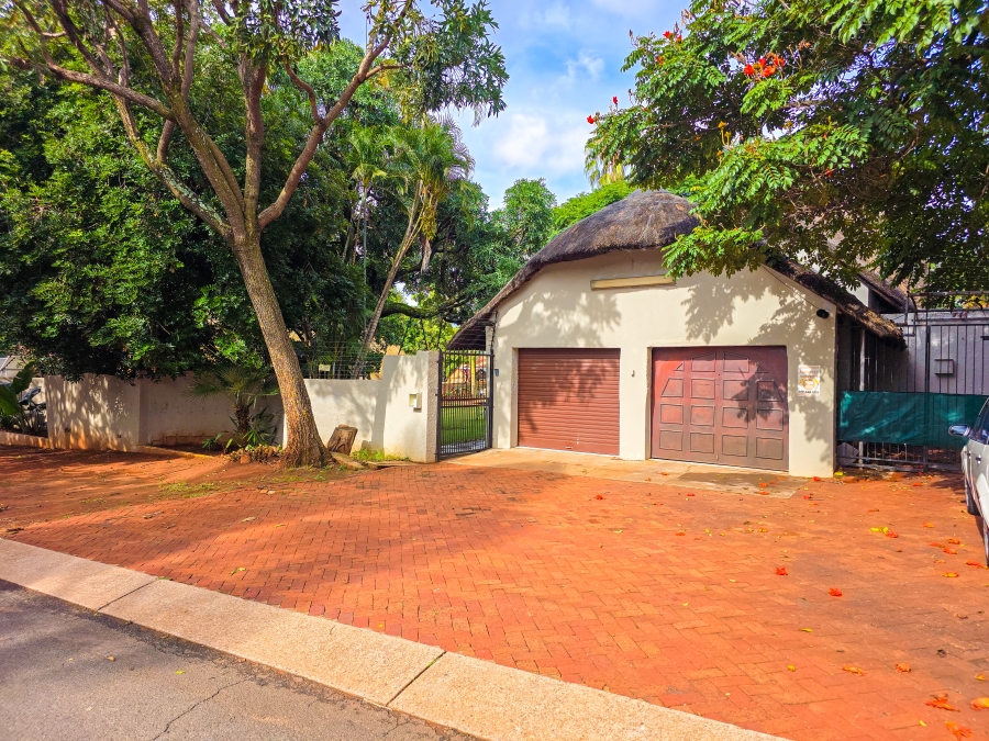 5 Bedroom Property for Sale in Florauna Gauteng