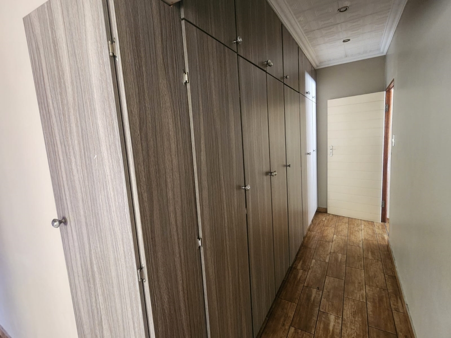 5 Bedroom Property for Sale in Parktown Estate Gauteng