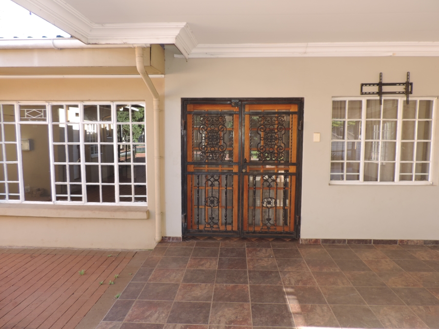 5 Bedroom Property for Sale in Parktown Estate Gauteng