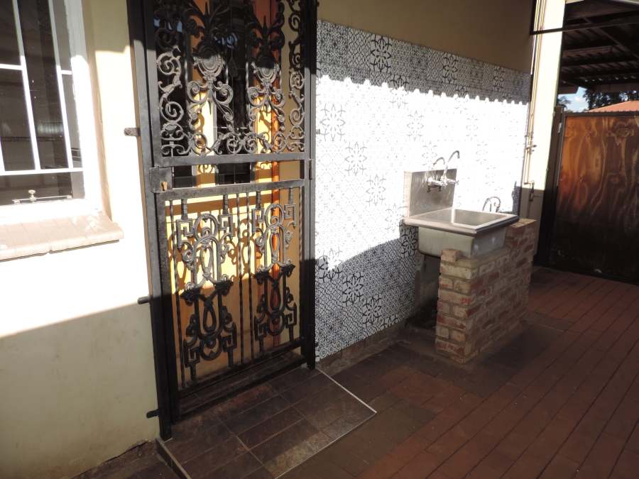 5 Bedroom Property for Sale in Parktown Estate Gauteng