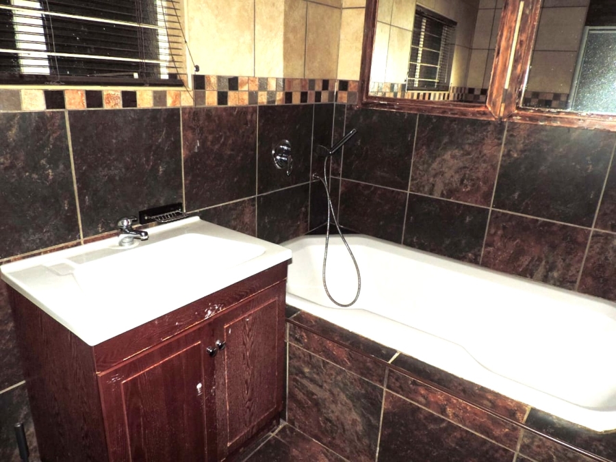 5 Bedroom Property for Sale in Parktown Estate Gauteng