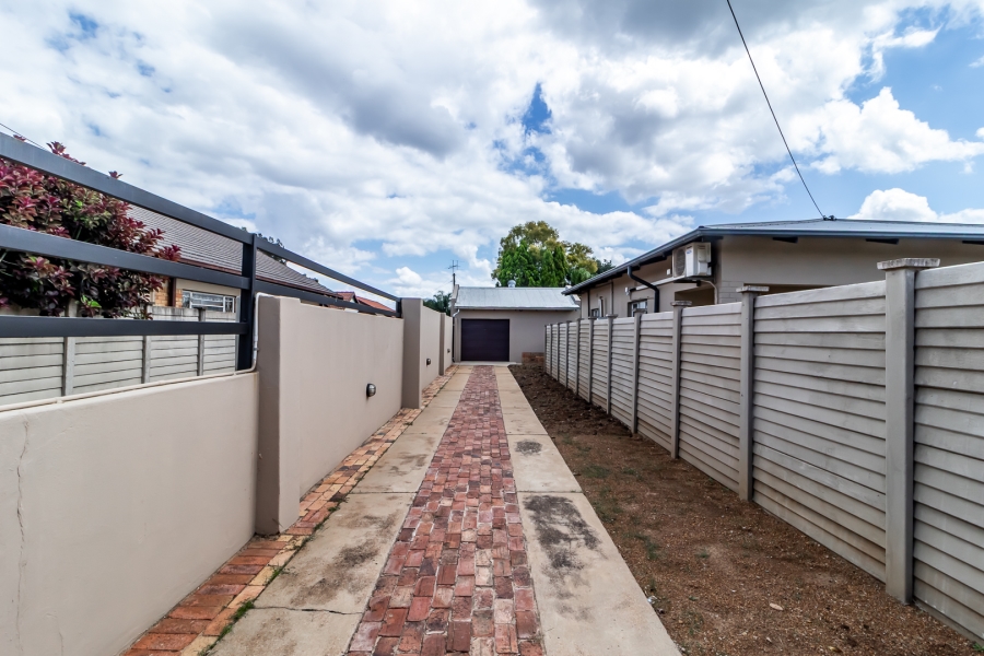 2 Bedroom Property for Sale in Villieria Gauteng