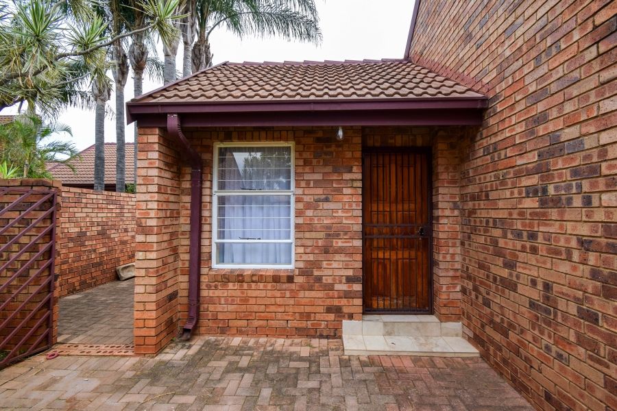 2 Bedroom Property for Sale in Montana Gauteng