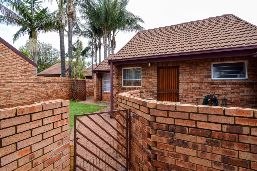 2 Bedroom Property for Sale in Montana Gauteng