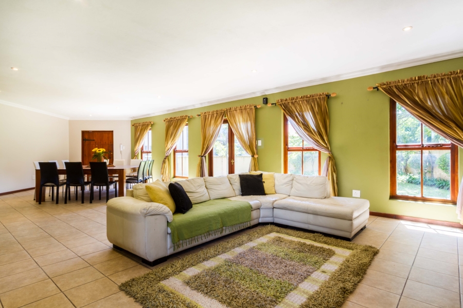 To Let 3 Bedroom Property for Rent in Silver Lakes Gauteng