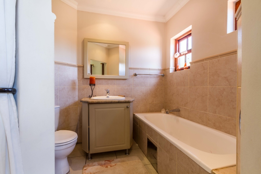 To Let 3 Bedroom Property for Rent in Silver Lakes Gauteng